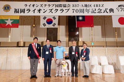 5頭の子犬を委託